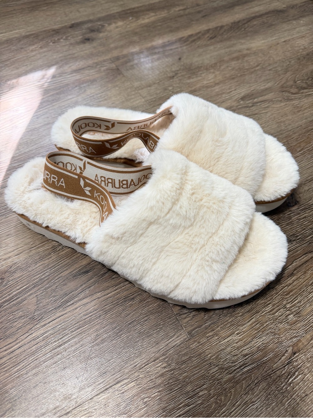 Koolaburra by UGG Natural Fuzz'N II Womens Size 10 Beige Slippers